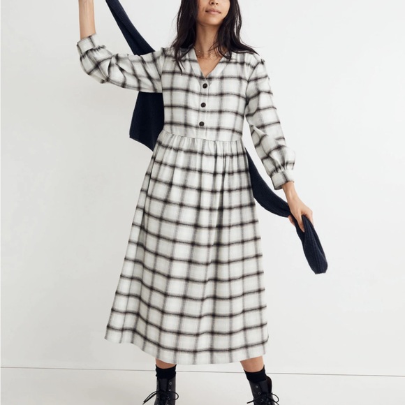 Madewell Dresses & Skirts - Madewell Flannel Button-Front Midi Dress With Pockets